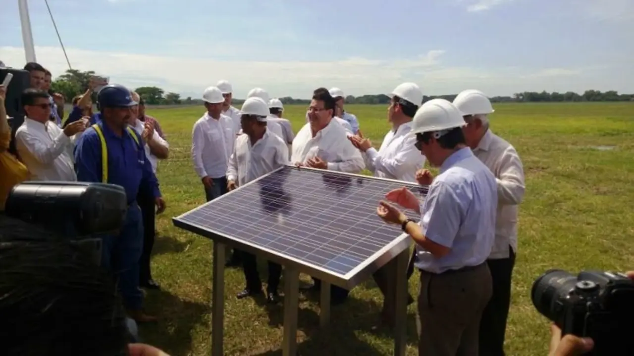 Planta de energ&iacute;a solar Rosario de La Paz