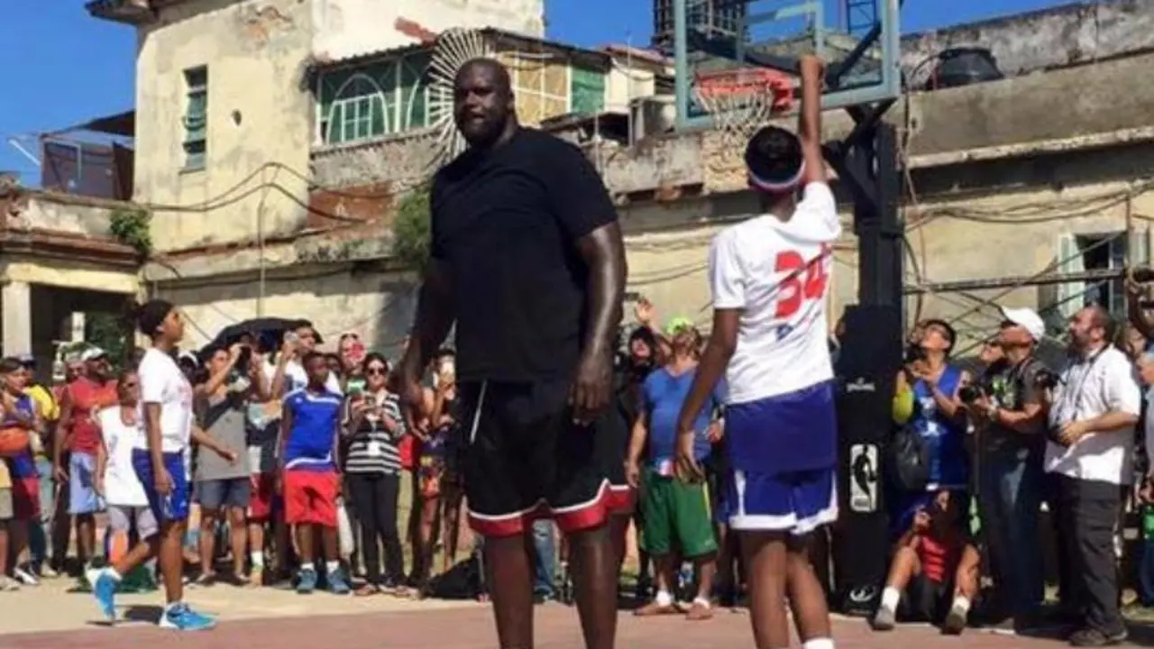 Shaquille O'Neal en Cuba (2)