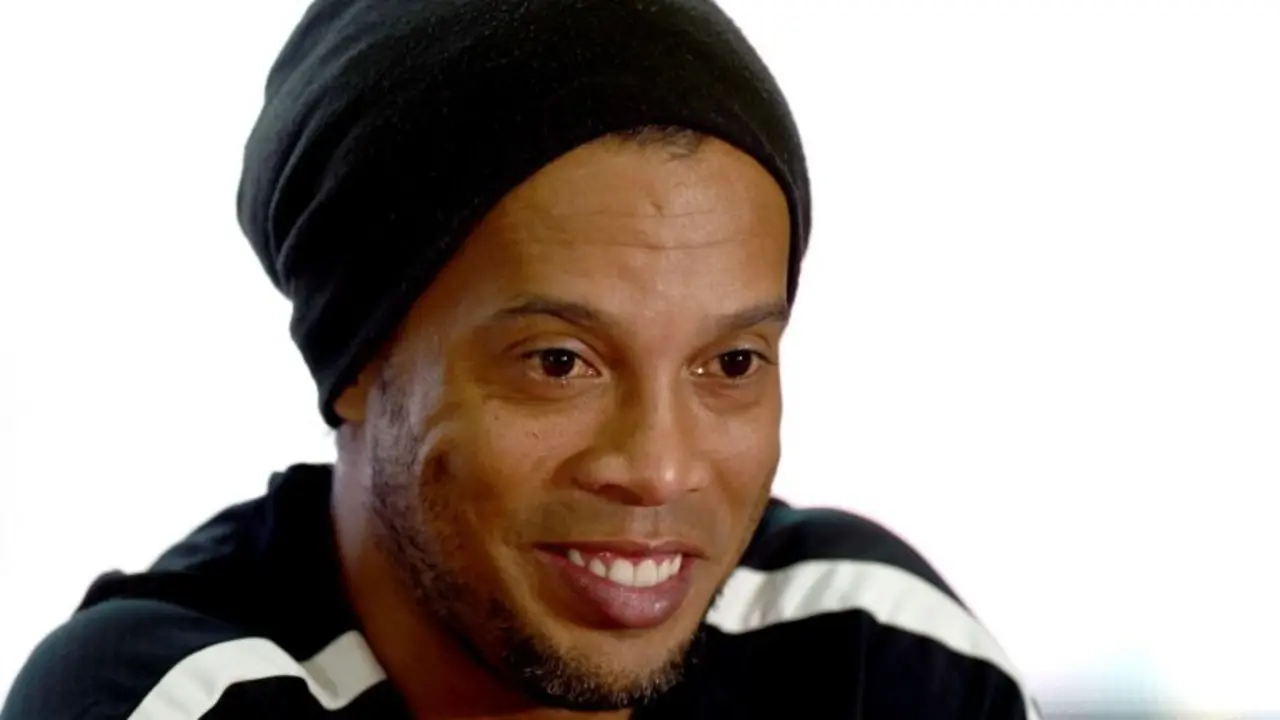 <p>El exastro del f&uacute;tbol Ronaldinho, en rueda de prensa en Ciudad de Guatemala el 8 de julio de 2016</p>