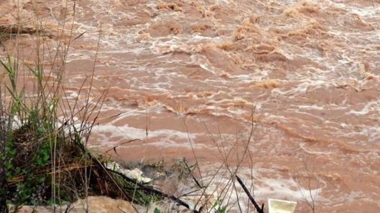 Corriente agua lluvia