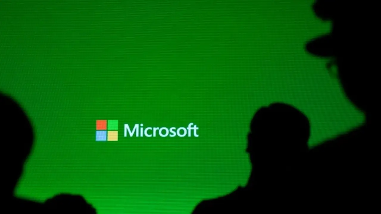 <p>El logo de Microsoft el 30 de julio de 2014 en una presentaci&oacute;n en Shanghail en China</p>