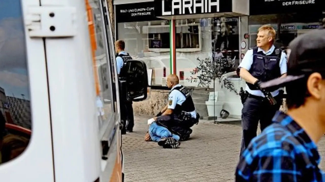 Hombre con machete Alemania_Foto by Stuttgarter Zeitung 