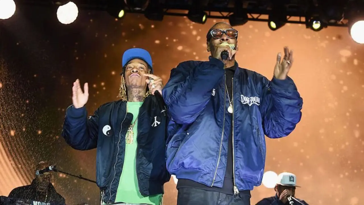 NEW YORK, NY - MAY 03:  Wiz Khalifa and Snoop Dog perform onstage at the AOL NewFront 2016 at Seaport District NYC on May 3, 2016 in New York City.  (Photo by Jamie McCarthy/Getty Images for AOL)