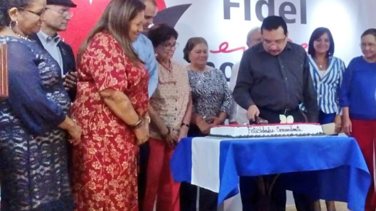 Mantel azul y blanco