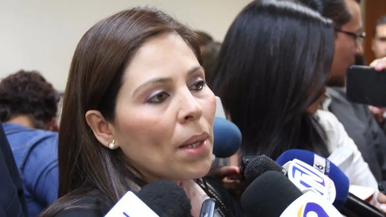 Bertha Dele&oacute;n