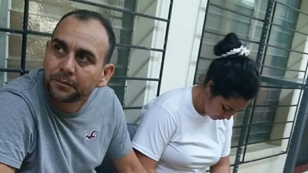 Detenidos por cubetas con dinero en Acajutla