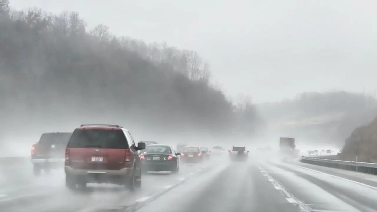 carretera con lluvia