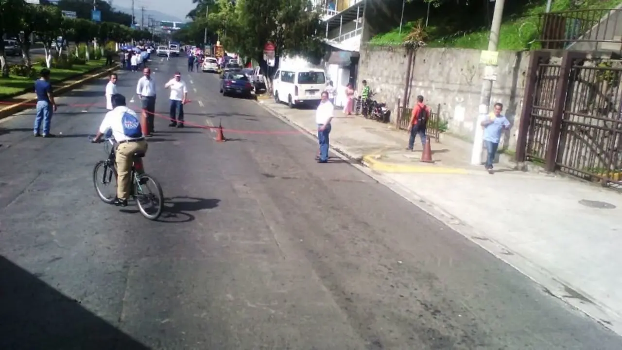 Paso cerrado sobre Blv de Los H&eacute;roes