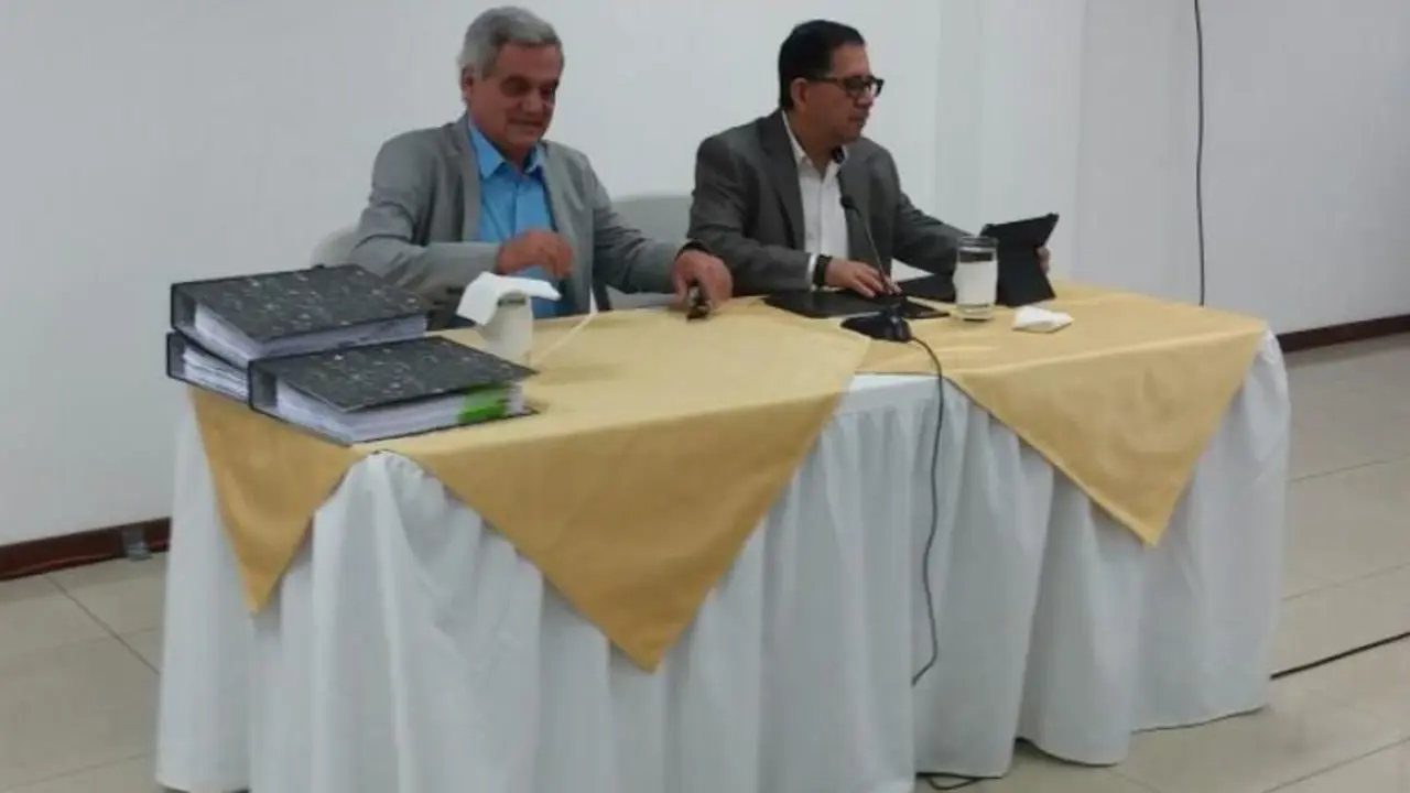 Conferencia de prensa en Capres