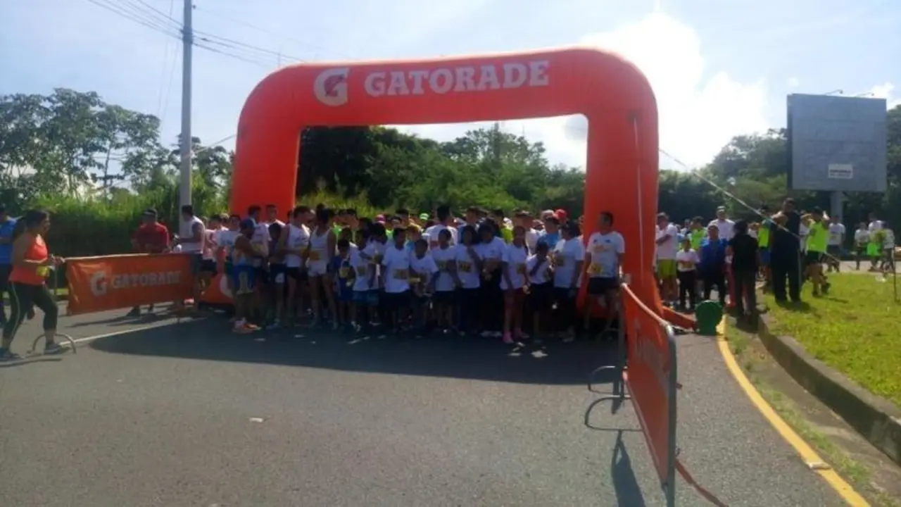 Carrera reuni&oacute; a m&aacute;s de 400 competidores.