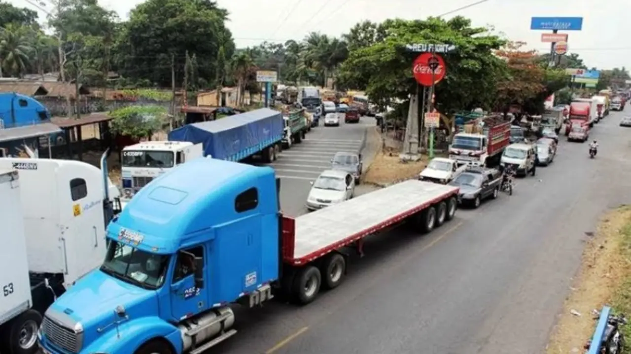 Transporte de carga en fronteras con Guatemala no circular&aacute;/ Foto Prensa Libre