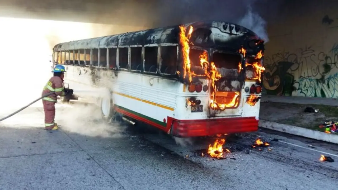 se incendia bus