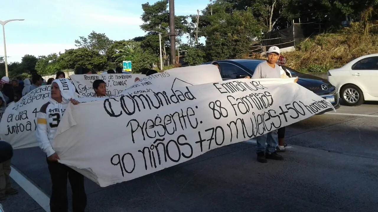 desalojo comunidad enmanuel