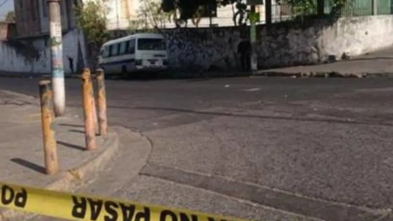 cinta amarilla microb&uacute;s