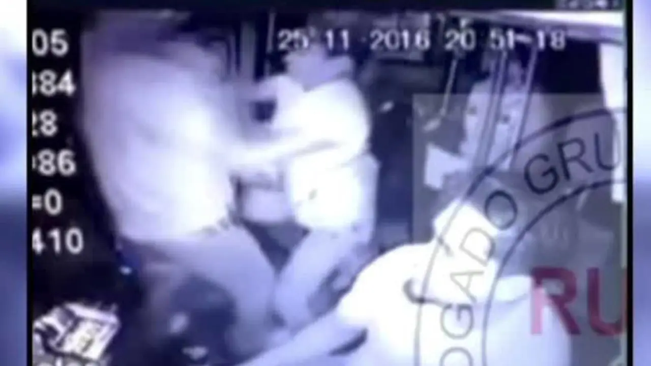 mujer se enfrenta a delincuentes