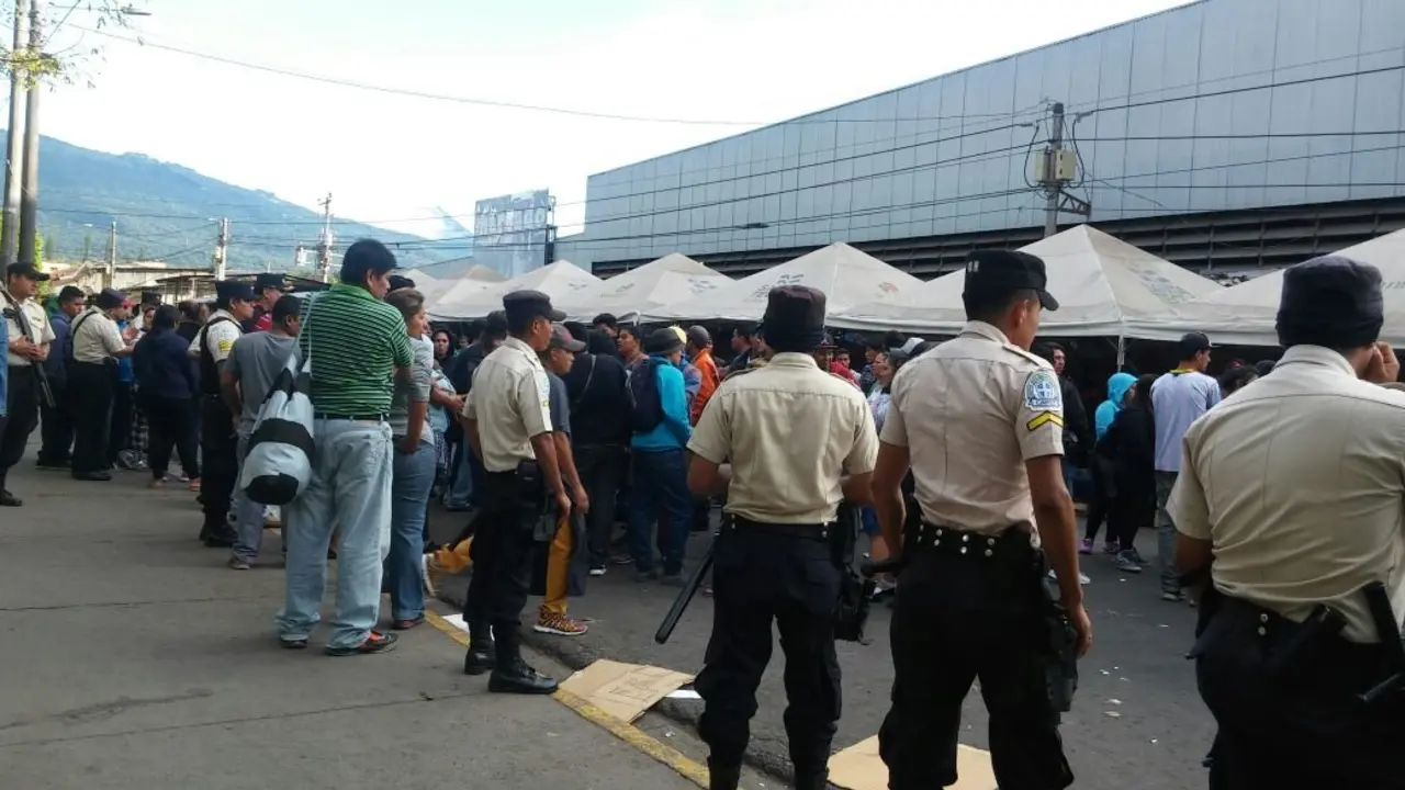 Centro de Santa Tecla bloqueado