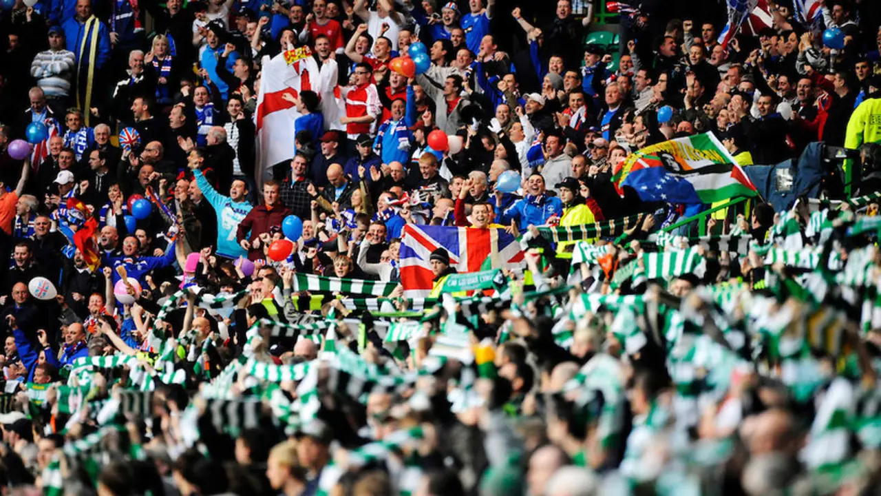 4TH MAY 2010, Celtic v Rangers, SPL match at Celtic Park, Glasgow, Celtic and Rangers fans pre match, Rob Casey Photography.