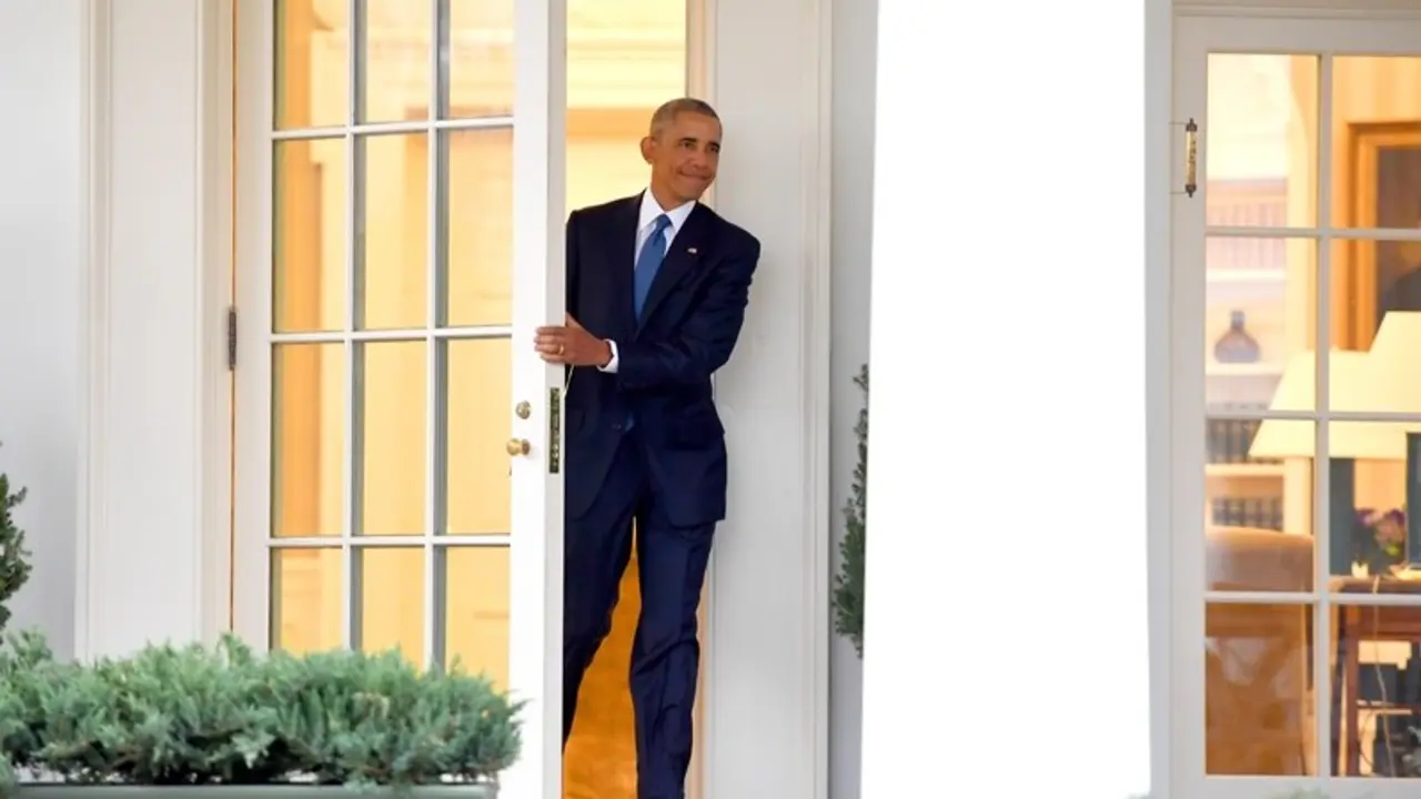 Obama deja sal&oacute;n Oval