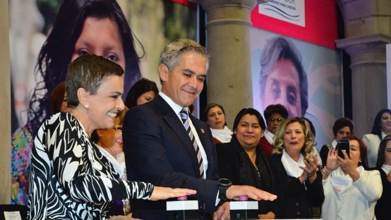 Firma de acuerdo para C. Mujer en Cdad. de M&eacute;xico 2