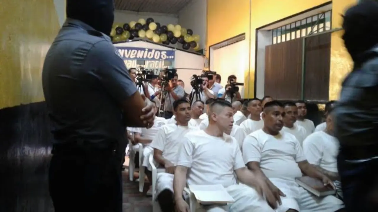 Pandilleros del programa Yo Cambio en San Francisco Gotera