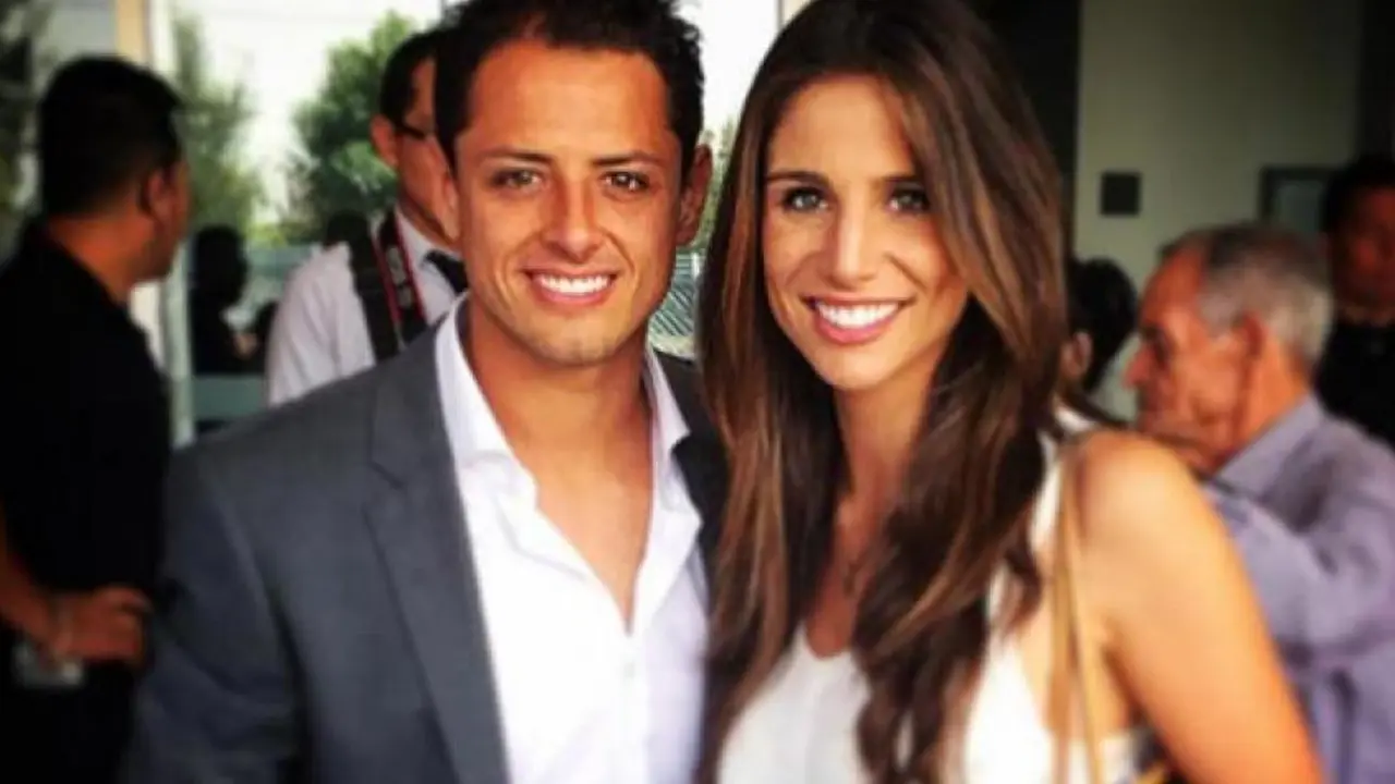 Chicharito Hern&aacute;ndez y Luc&iacute;a Villal&oacute;n