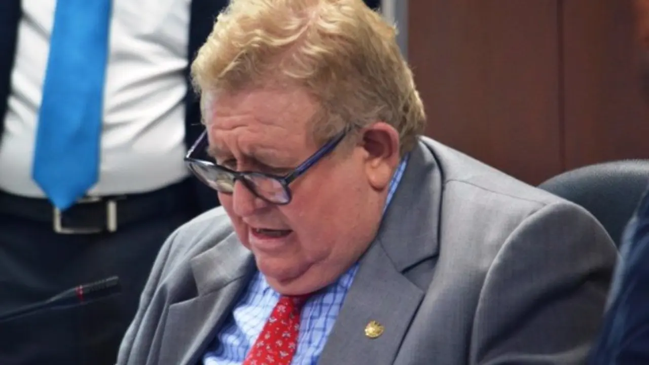 carlos c&aacute;ceres