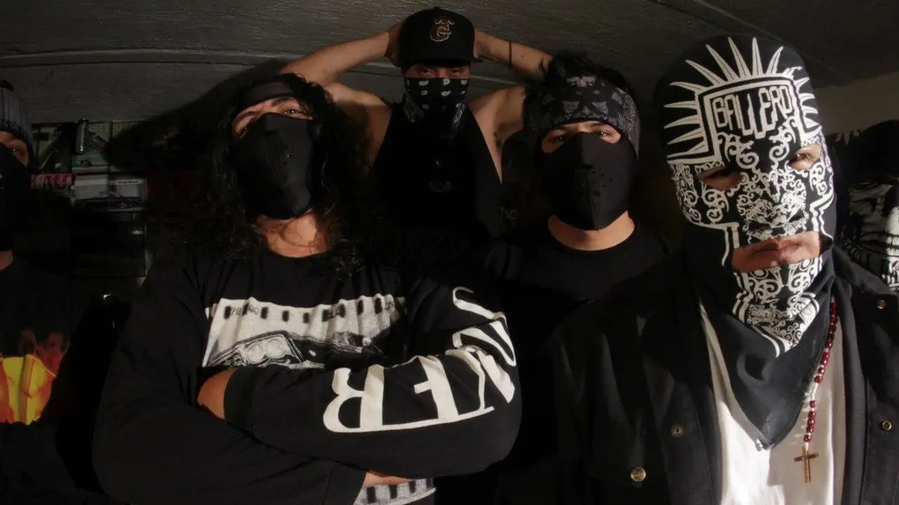 976181_580323965322279_259488588_o