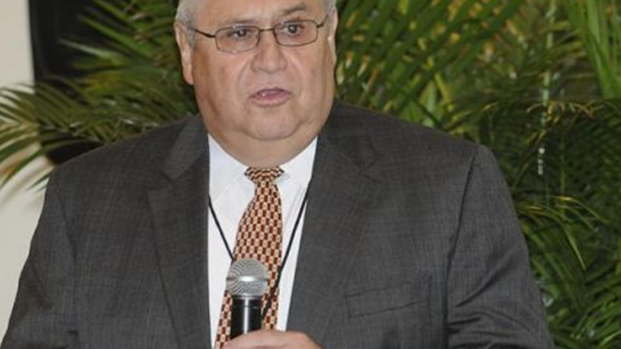 24_06 Armando Calder&oacute;n Sol 1