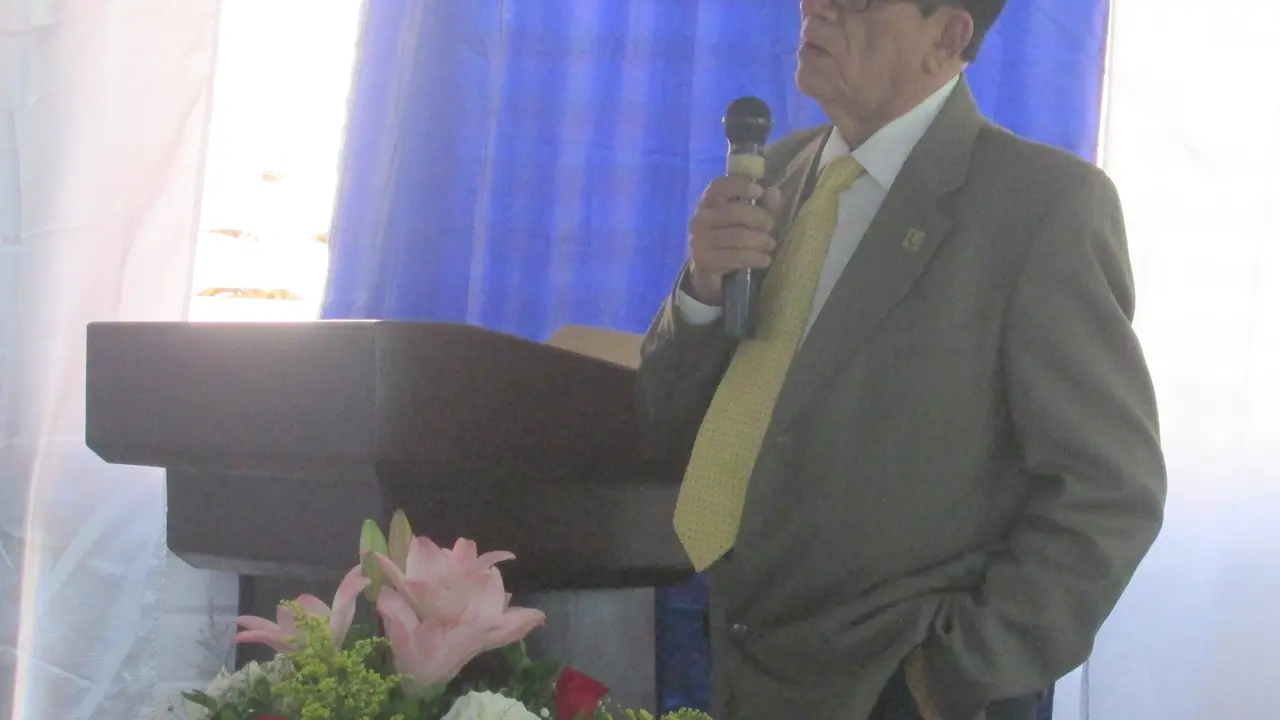 Juan Jos&eacute; Sol&oacute;rzano, rector de la Universidad "Monse&ntilde;or &Oacute;scar Romero"