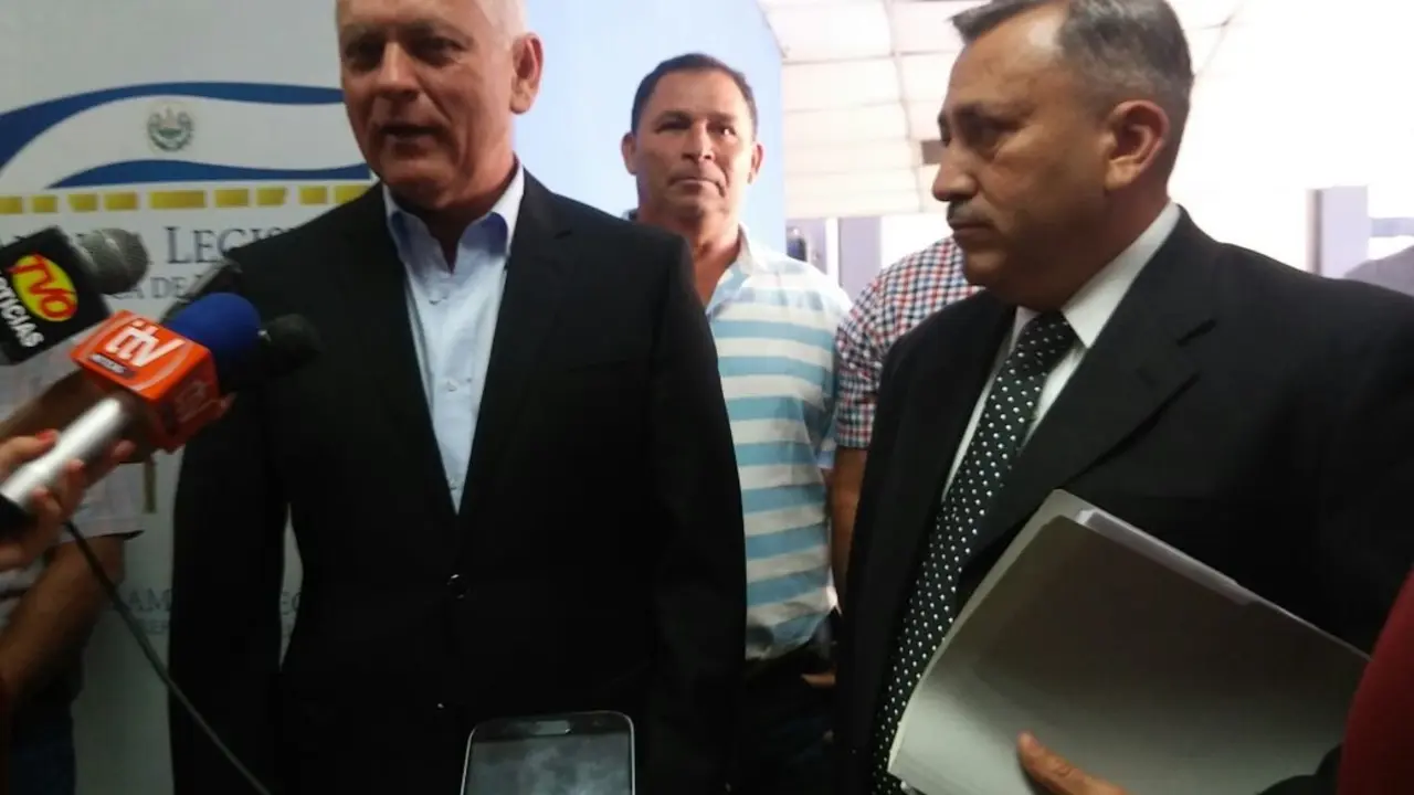 Piden cierre de Centro Penal Ilobasco