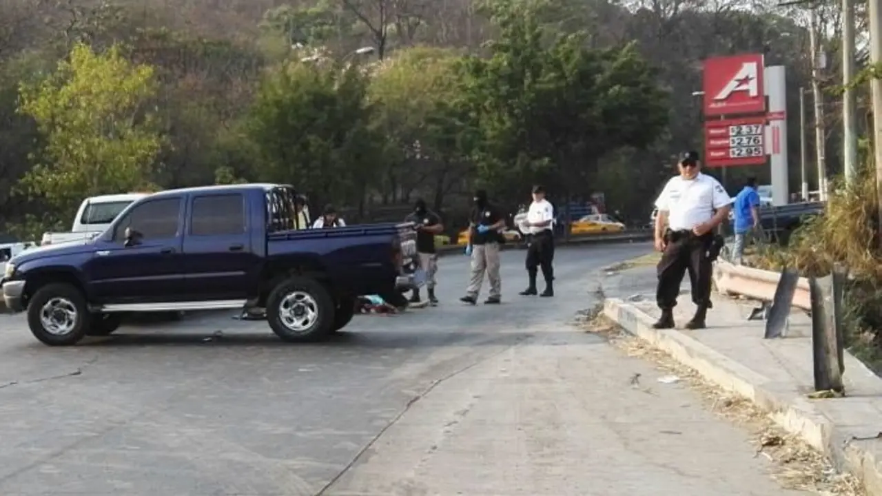 mujer atropellada en troncal del norte