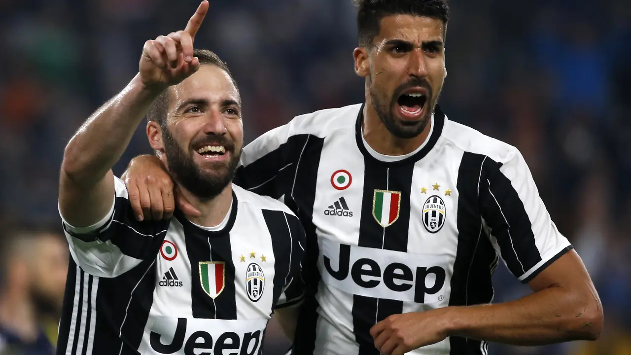 Gonzalo Higu&iacute;an celebra su doblete en el triunfo de la Juventus