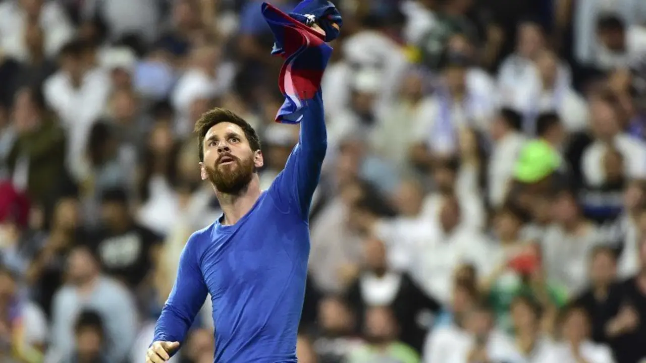 Lionel Messi celebra luego del triunfo 3-2 sobre Real Madrid, en el que anot&oacute; dos goles