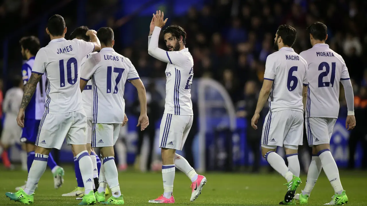 Isco celebra uno de los goles en el triunfo del Real Madrid sobre el Depor