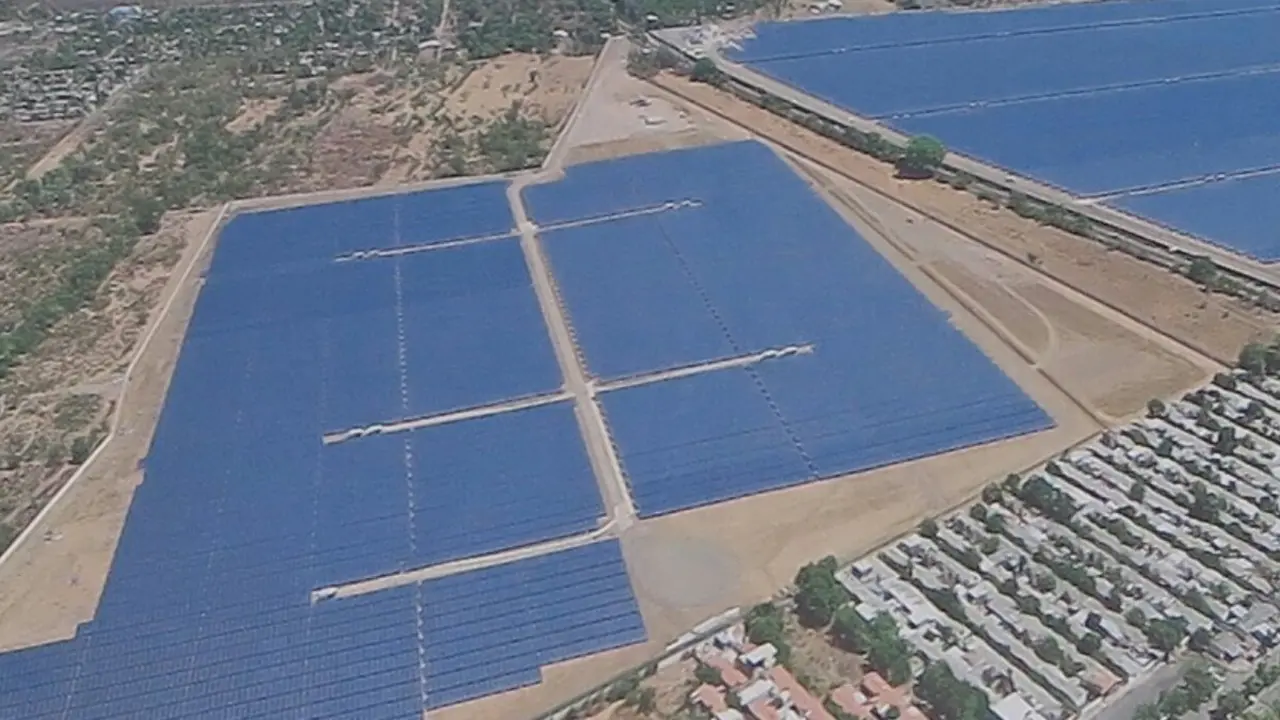 Gobierno inaugura parque fotovolta&iacute;co m&aacute;s grande de la regi&oacute;n