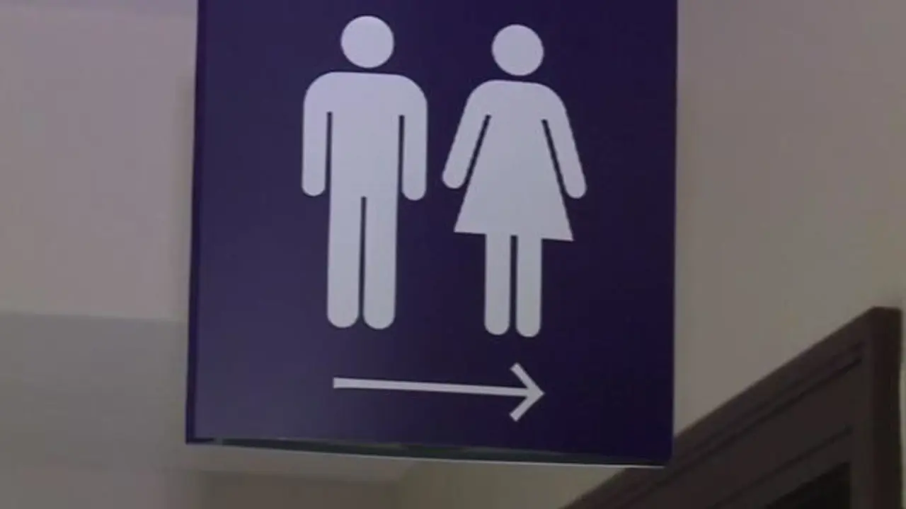 b&ntilde;os publicos