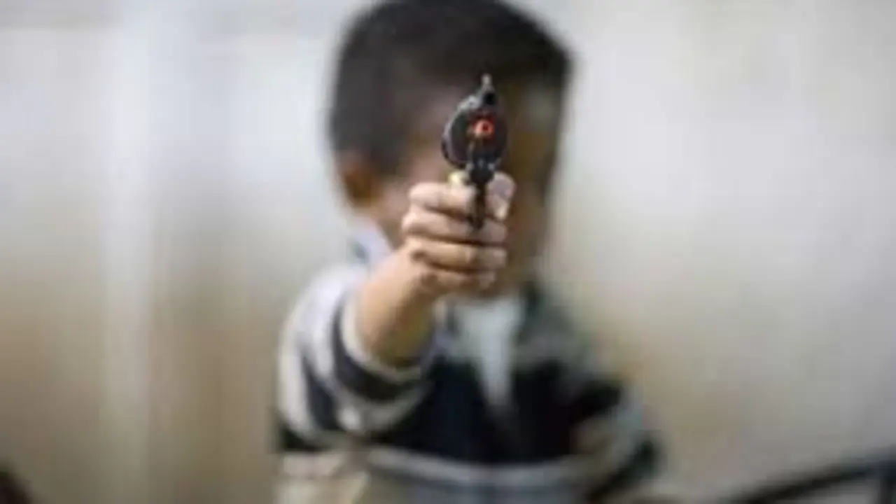 ni&ntilde;os delinquiendo