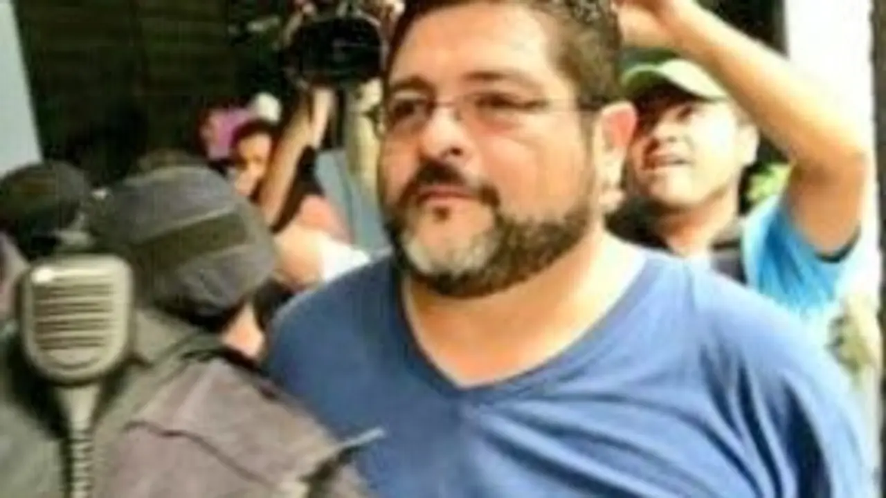 Rodil Hern&aacute;ndez a su llegada a tribunales