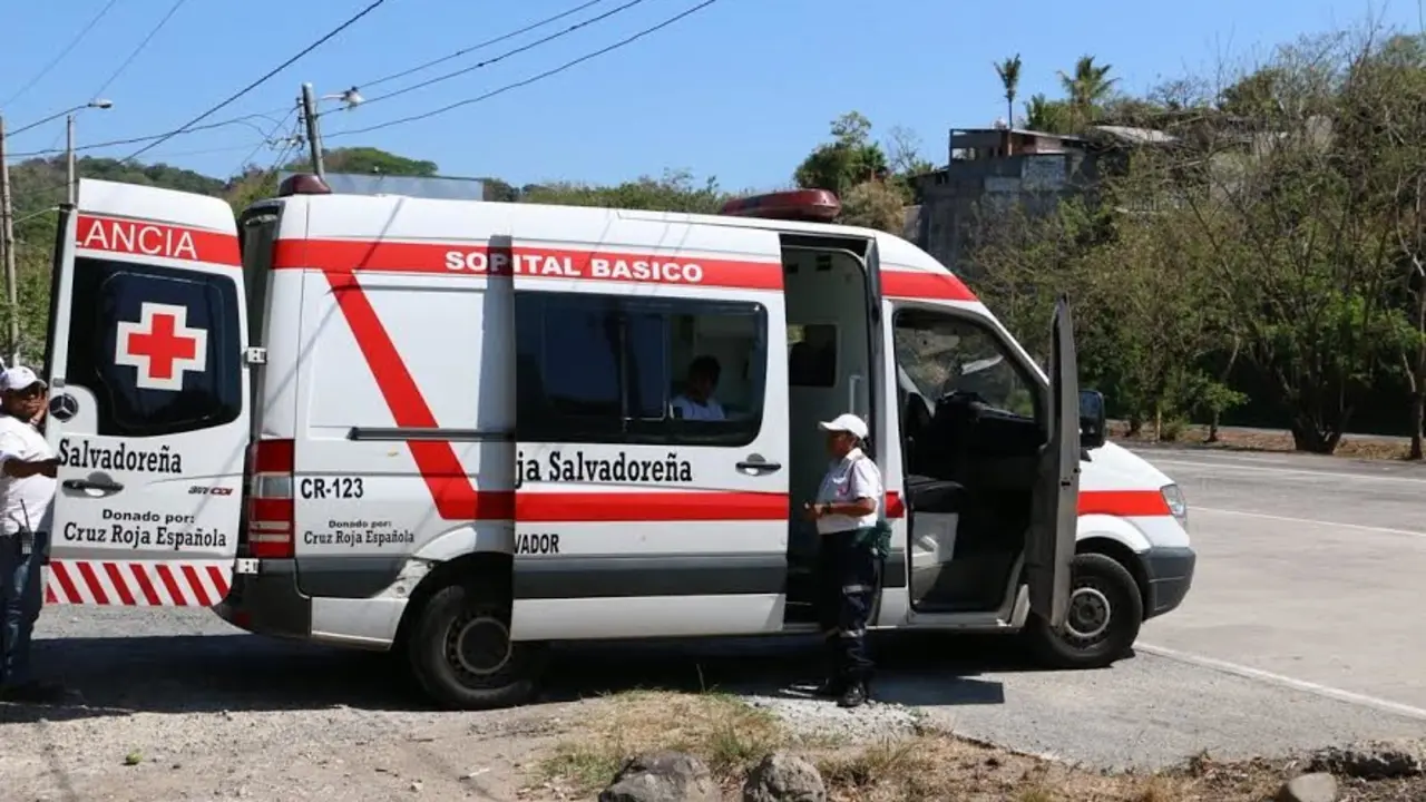 Ambulancia de Cruz Roja Salvadore&ntilde;a