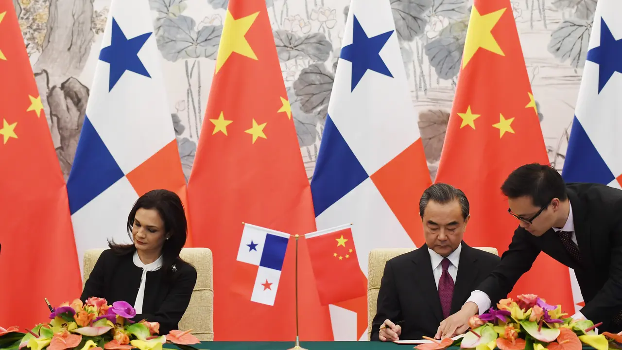 Panam&aacute; establece relaciones diplom&aacute;ticas con China