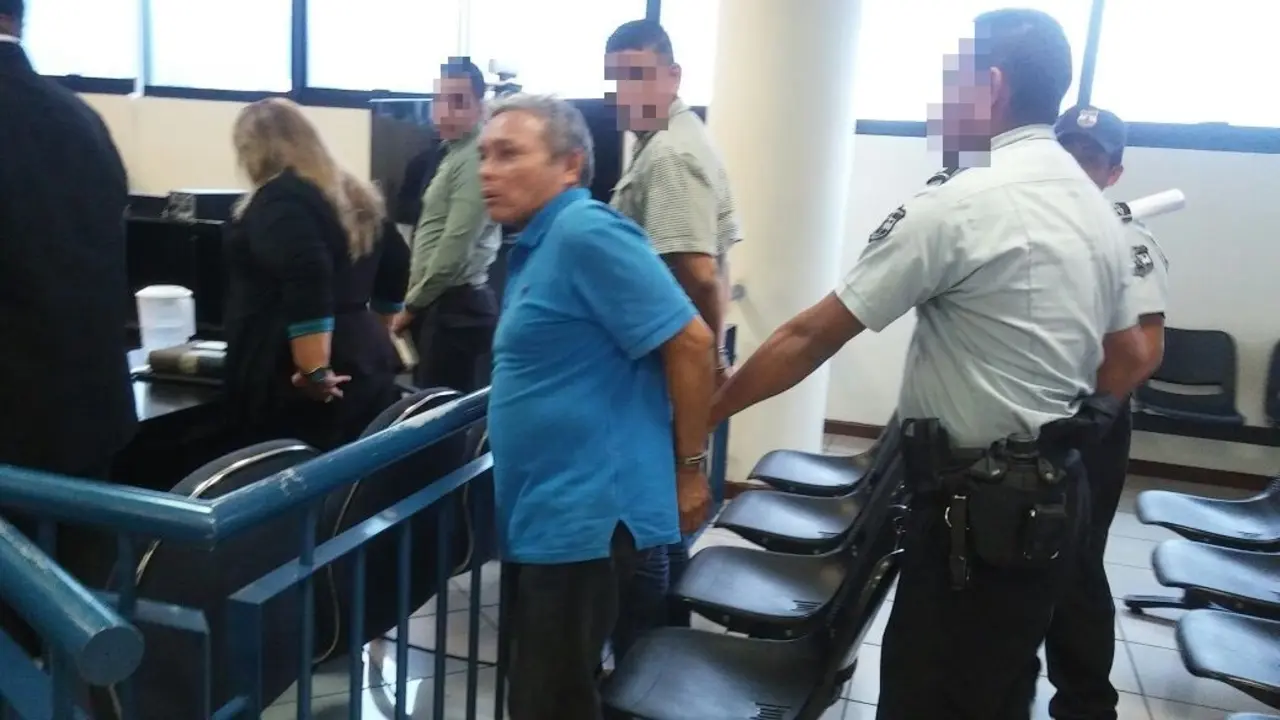 Jos&eacute; Ovidio Cer&oacute;n, coyote