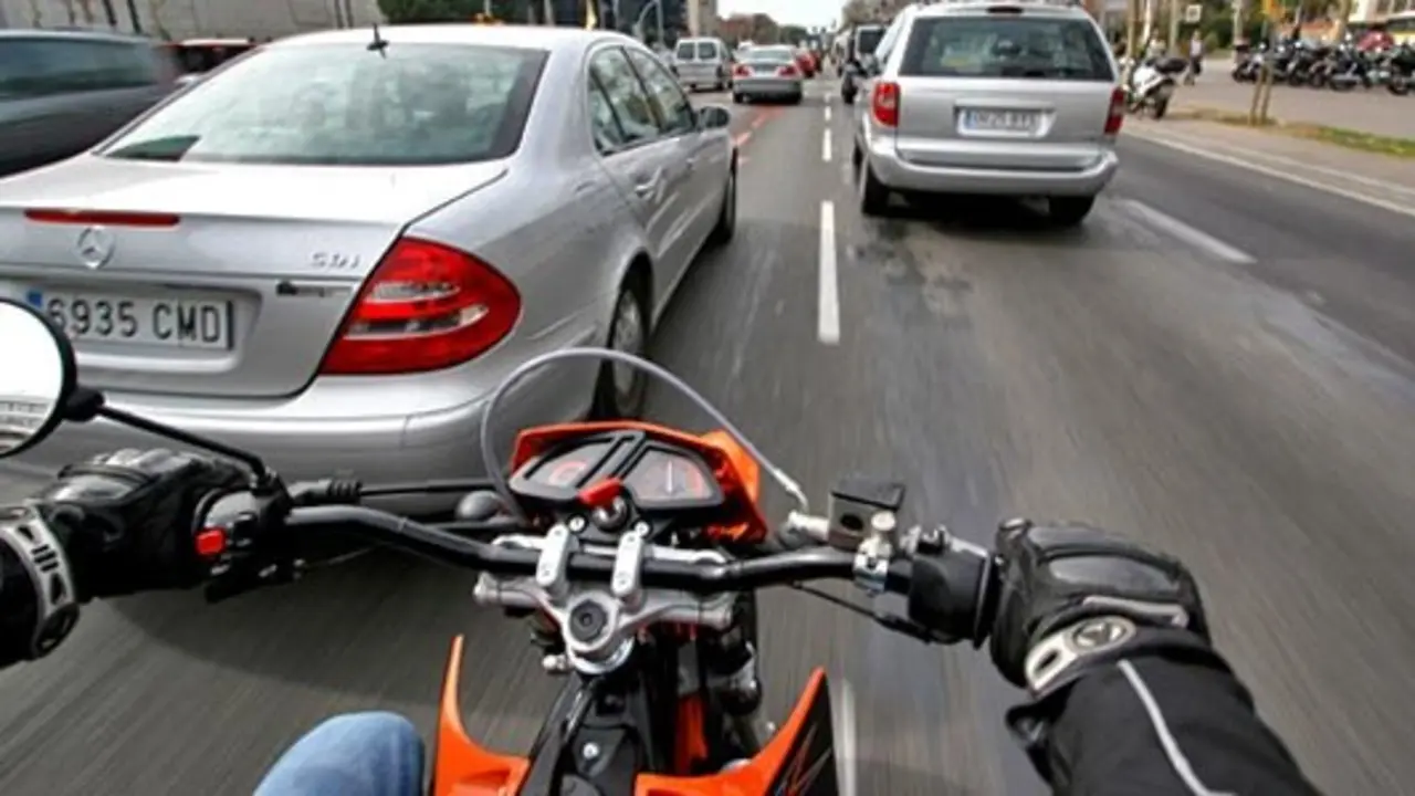 motos tr&aacute;fico