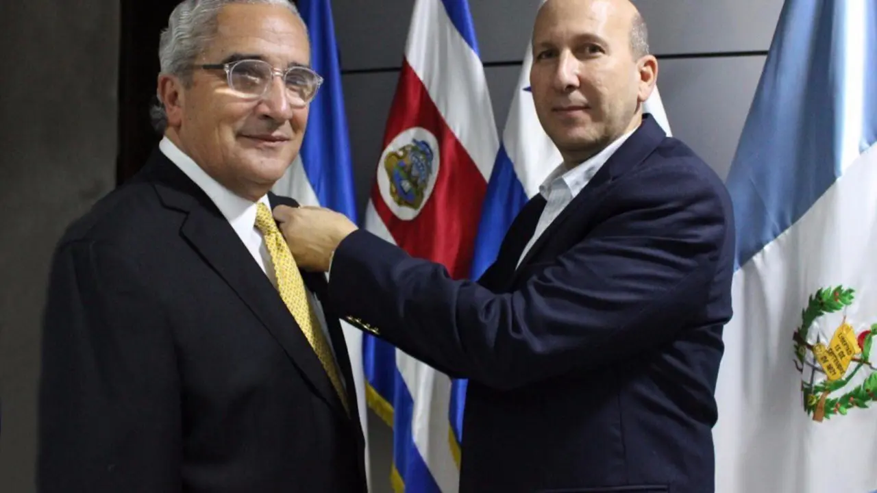 Eduardo C&aacute;der asume la presidencia de la ASI