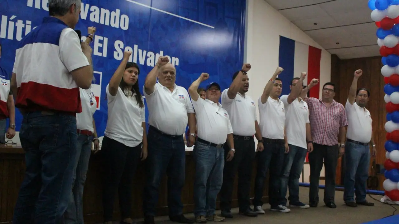 ARENA juramenta directiva de San Salvador