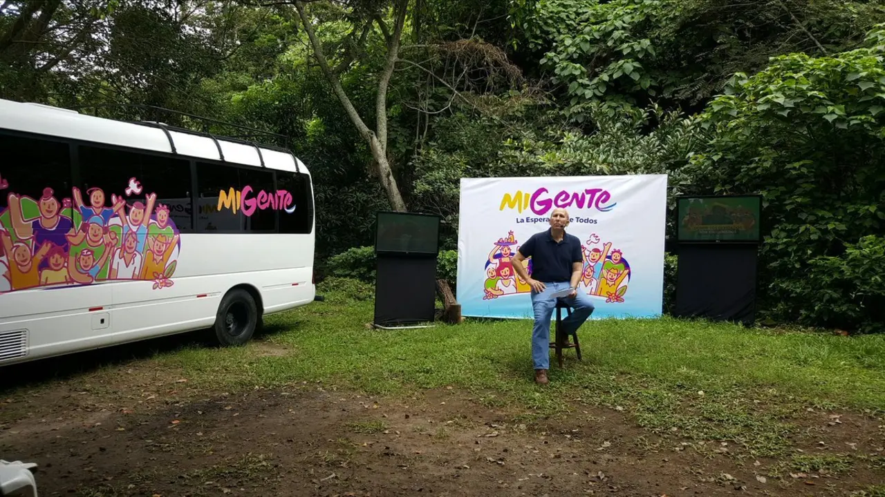 Javier Sim&aacute;n lanza Mi Gente