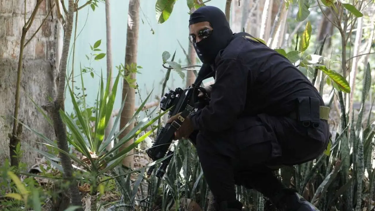 Agente PNC en operativo