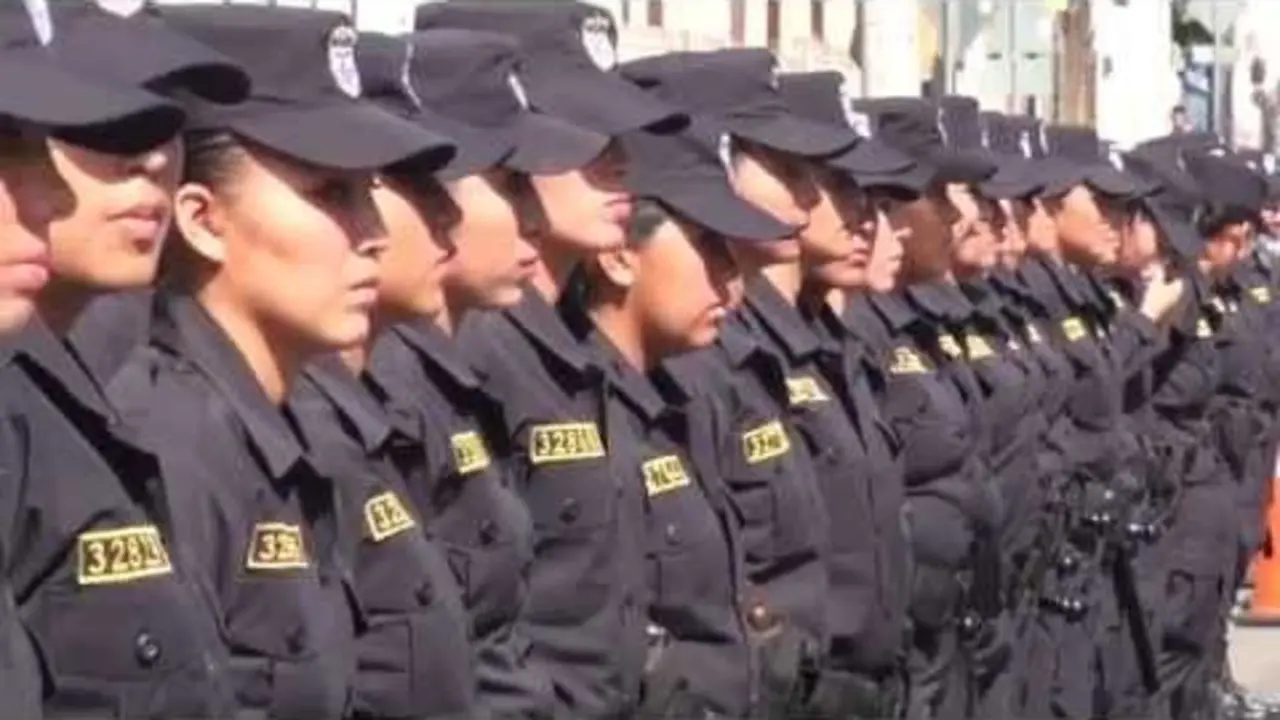 Mujeres policias