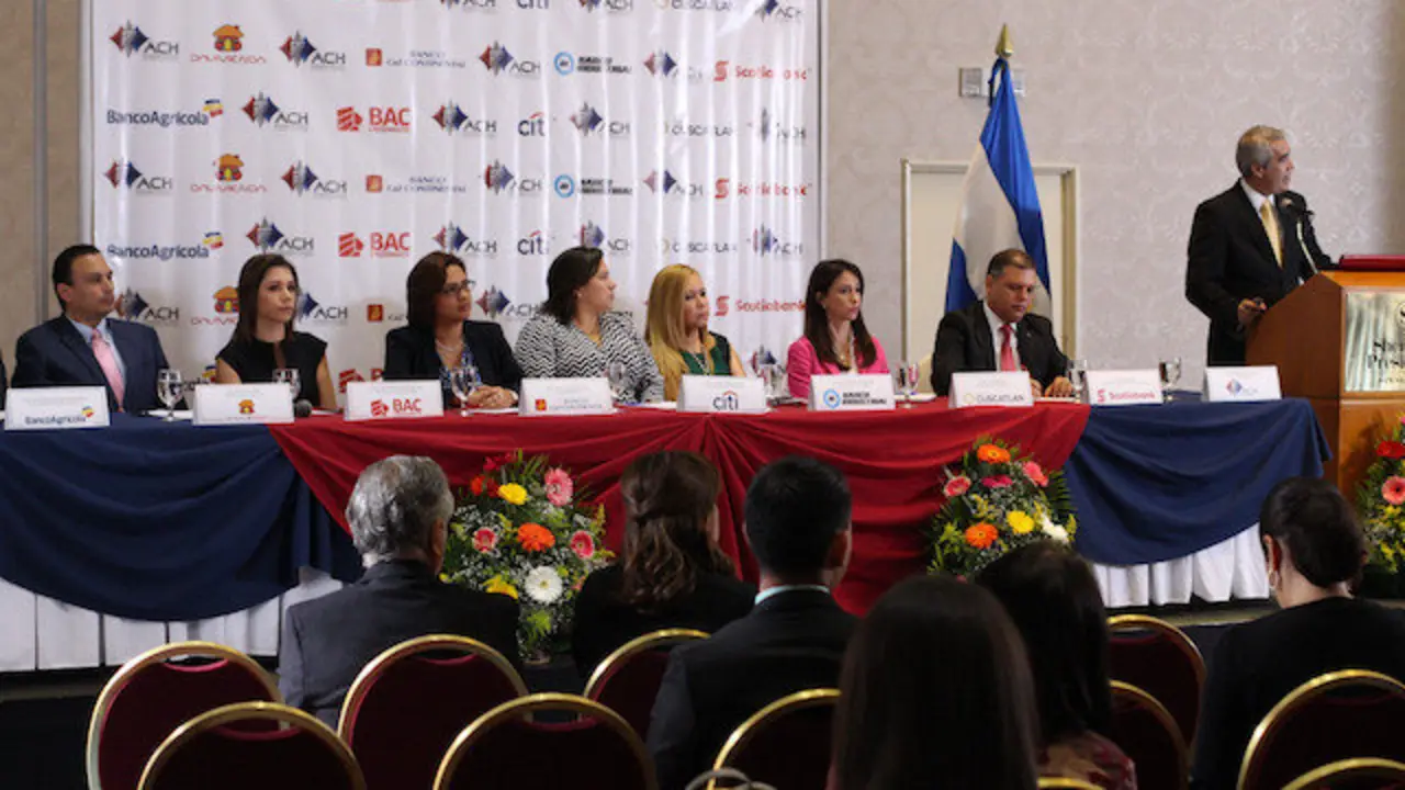 Conferencia de prensa de ACH El Salvador, con todos los bancos que usan el sistema a nivel nacional, en el Hotel Sheraton Presidente, en San Salvador, El Salvador, el 10 de Agosto de 2017.
Foto Davivienda/ Salvador MELENDEZ