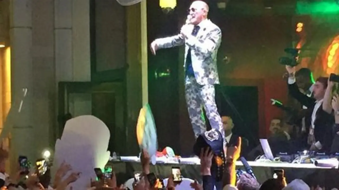 Conor McGregor despu&eacute;s de la pelea ante Mayweather