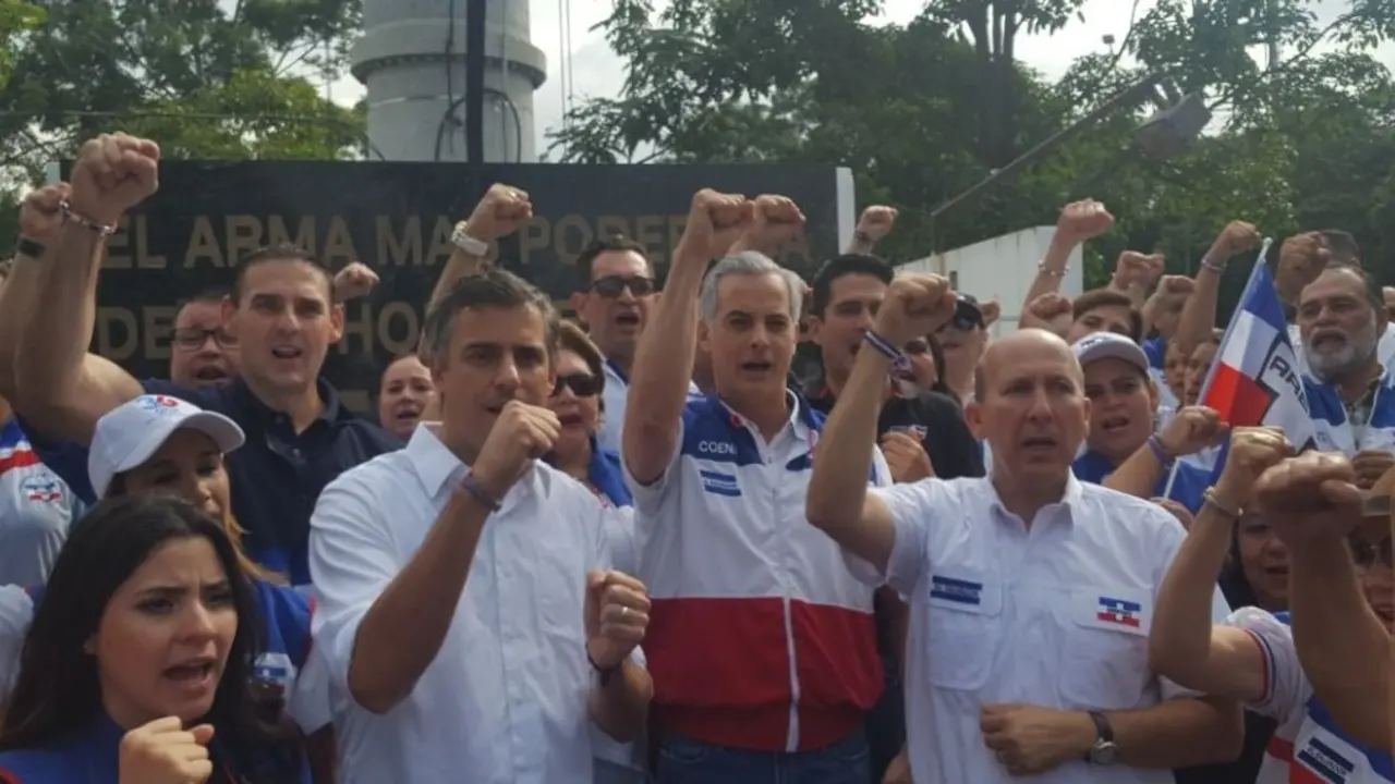 Carlos Calleja, Mauricio Interiano y Javier Sim&aacute;n